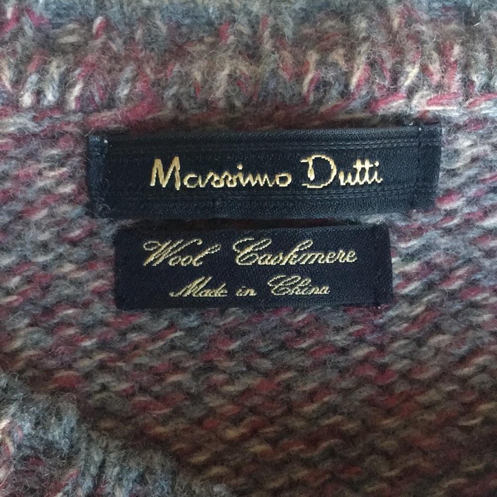 Gorgeous Massimo Dutti wool cashmere sweater. Size M or L.